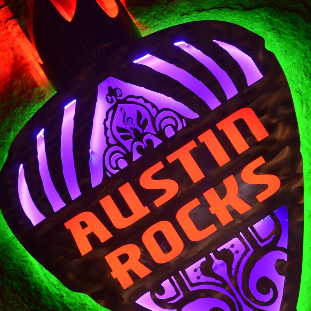 Meet your Posher, Austin Rocks!